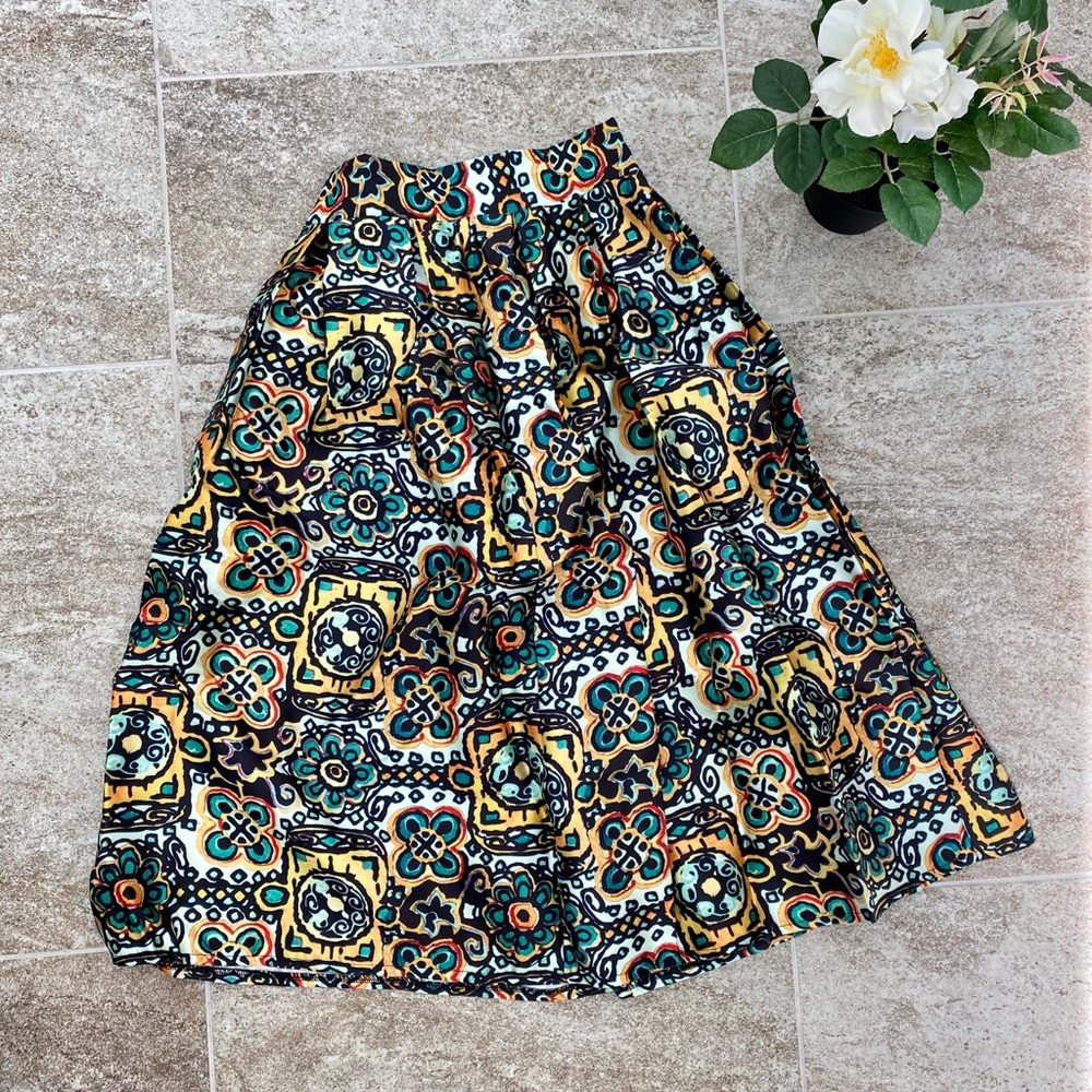 NWOT Green High Waist Floral Flare Skirt